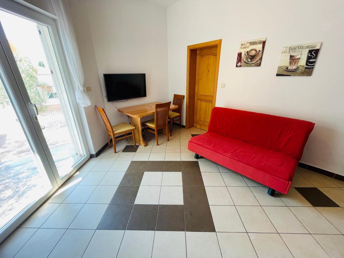 ביוגראד נה מורו Apartments Basilea מראה חיצוני תמונה