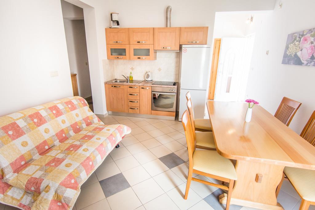 ביוגראד נה מורו Apartments Basilea מראה חיצוני תמונה