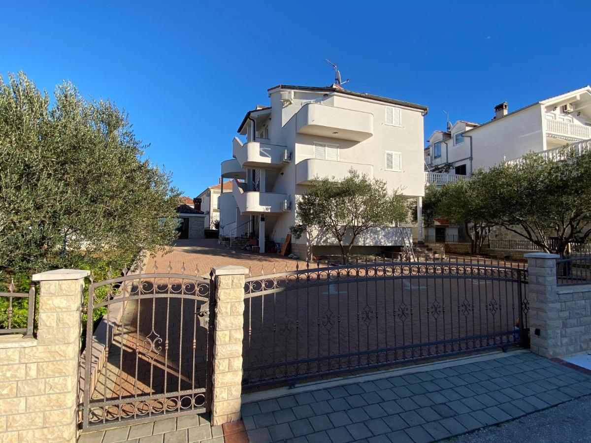 ביוגראד נה מורו Apartments Basilea מראה חיצוני תמונה